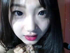 korean girl strips on a webcam part 1 - camgirlvip.com